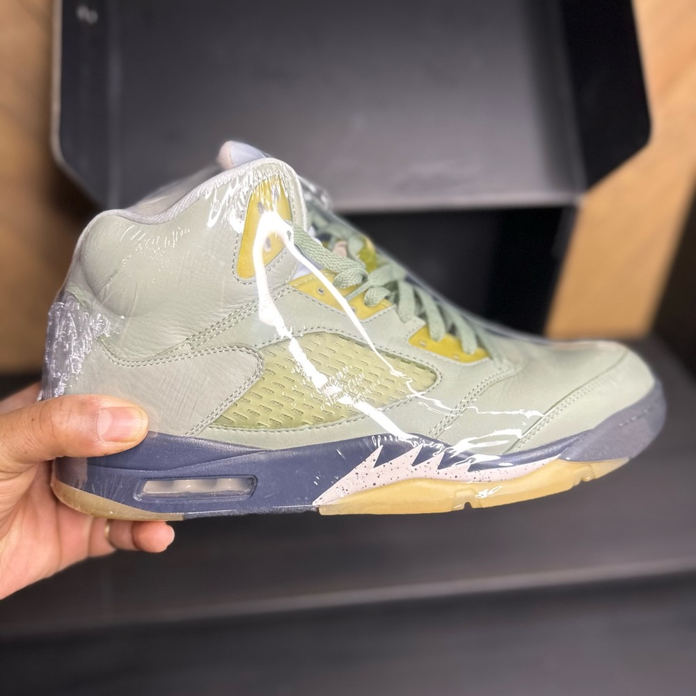 AIR JORDAN 5 RETRO “JADE HORIZON/DESERT SAND”
